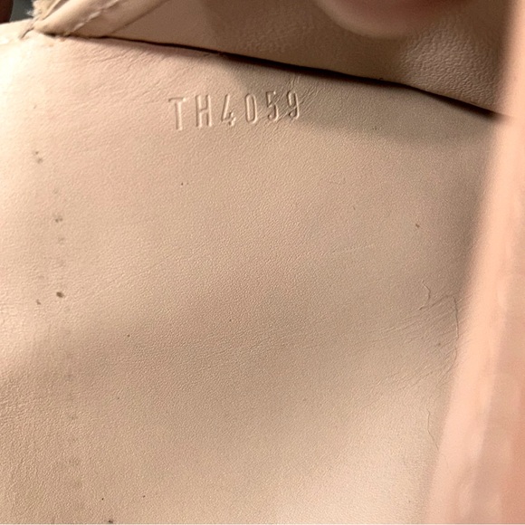 ✨💎 AUTHENTIC 💎✨ Louis Vuitton Monogram Vernis Beige Long Wallet - Picture 3 of 12